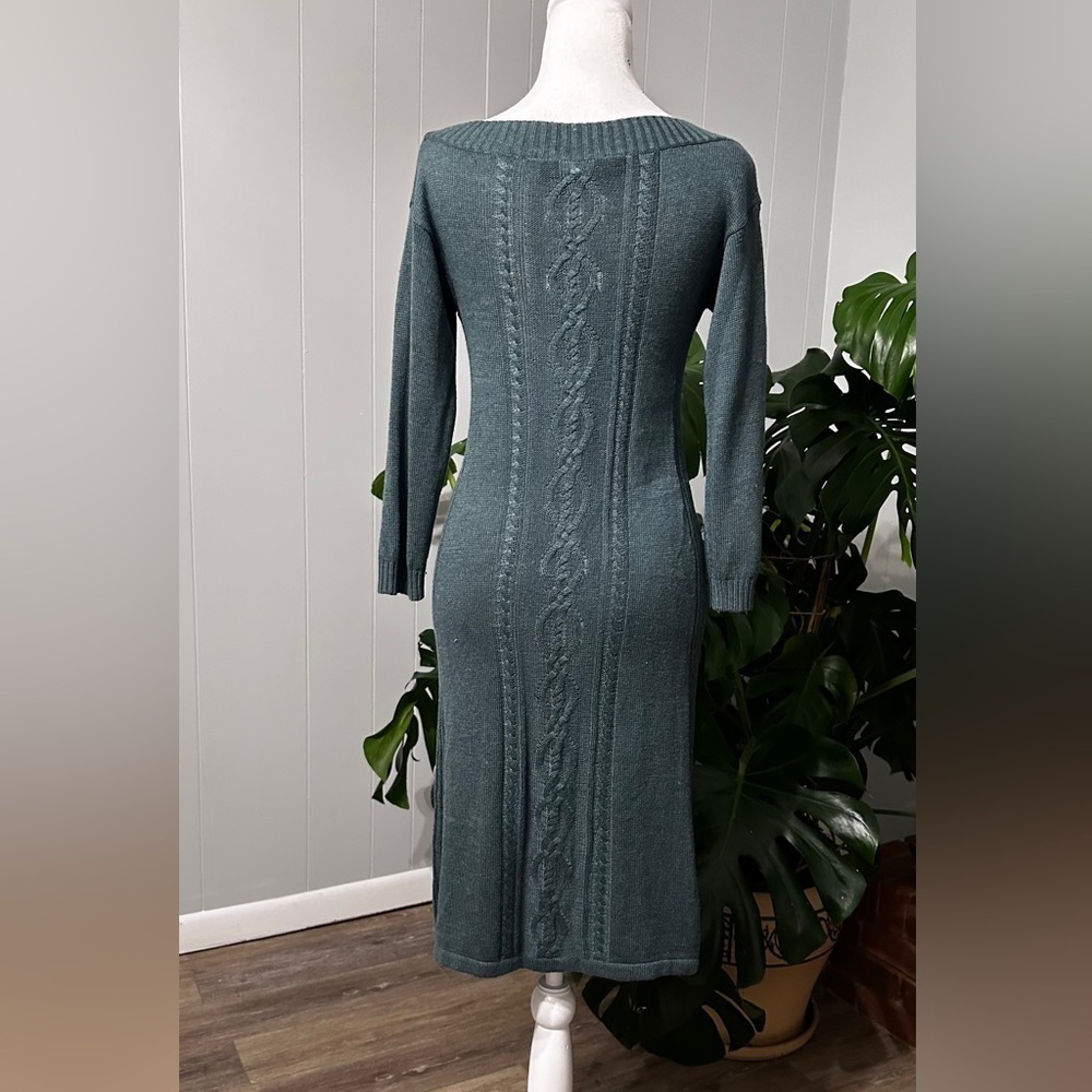 🛍️Athleta  Knit dress  ( 40% Viscose from Bamboo)  Size Small  excellent.